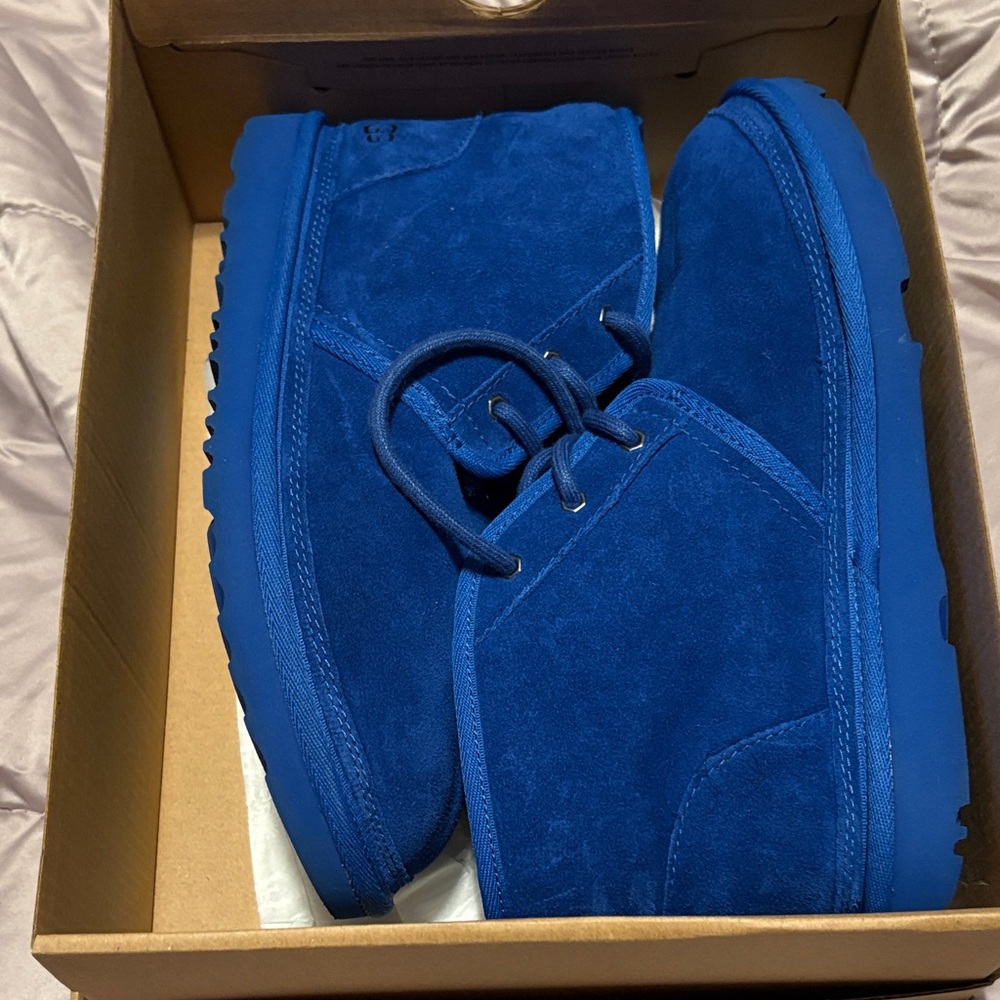 Ugg Neumell II (women 7.5/) (men & kid 6)
